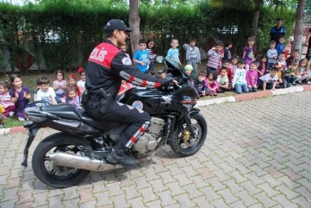 Tunagür Anaokulu öğrencileri, polisi çok sevdi