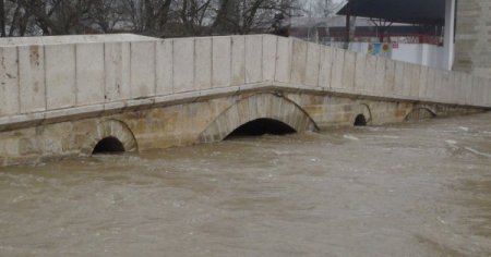 Tunca Nehri'nde sular yükselmeye devam ediyor