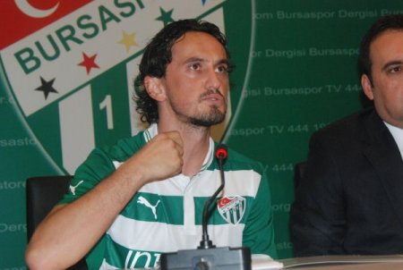 Tuncay Şanlı, Bursaspor’a resmi imzayı attı