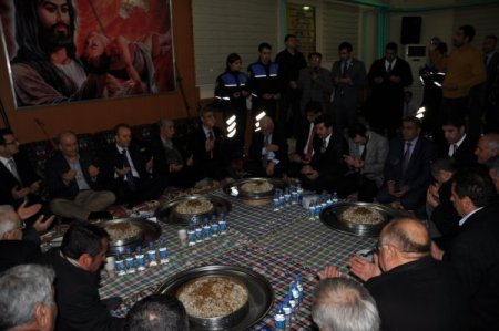 Tunceli Valisi Güner, Cem evinde Hızır orucu tutalara yemek verdi