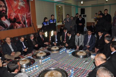 Tunceli Valisi Güner, Cem evinde Hızır orucu tutalara yemek verdi
