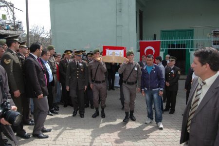 Tunceli'de kalp krizinden ölen asker Tarsus'ta toprağa verildi