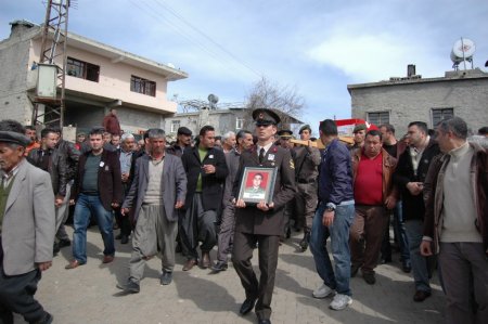 Tunceli'de kalp krizinden ölen asker Tarsus'ta toprağa verildi