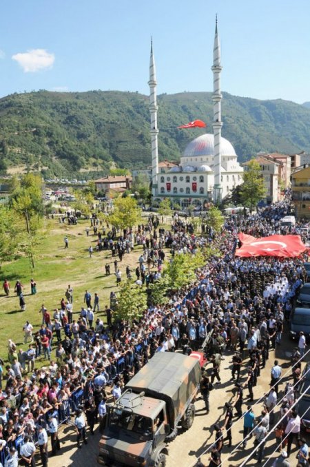 Tunceli'de şehit olan komanda er Mustafa Akar, Samsun'da toprağa verildi