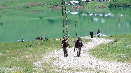 Tunceli'deki mayınlı alanı üst düzey komutanlar inceledi