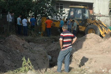 Tünel kazarak NATO boru hattından 3 bin litre akaryakıt çaldılar