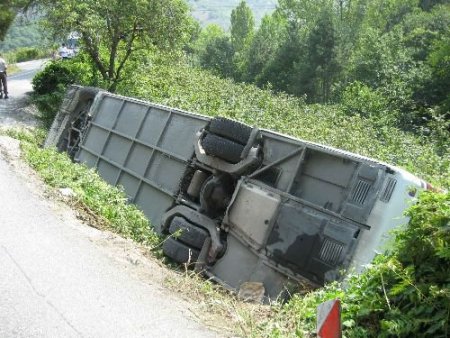 Tur Otobüsü Devrildi: 46 Yaralı