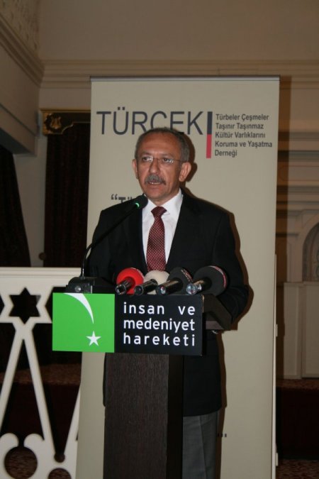 Türbeleri 'Okumuş'lar Ziyaret Ediyor