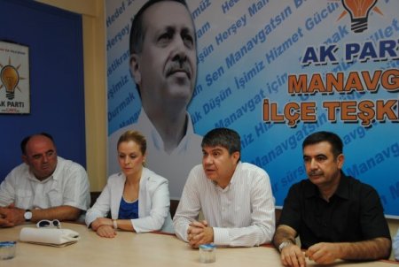 Türel: Bdp Milletvekillerinin Teröristlere Sarılması Utanç Verici