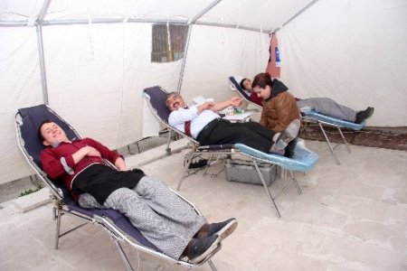 TUREM kan bağışında bulundu