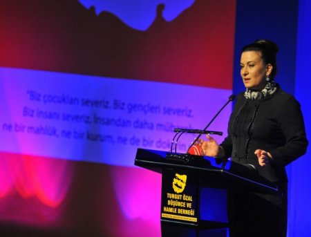 'turgut Özal' Konulu Kompozisyon Yarışmasında Dereceye Giren Öğrencilere Ödüllendirildi
