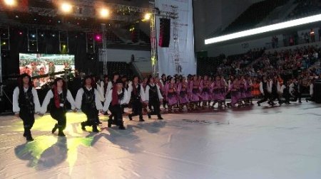 Turgut Özal öğrencileri Ceceli ile eğlendi