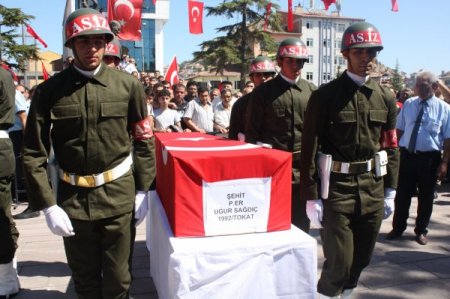 Turhal şehidini uğurladı