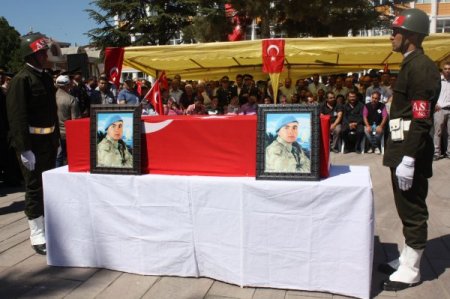 Turhal şehidini uğurladı