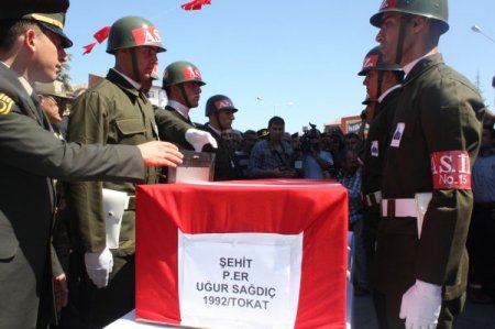 Turhal şehidini uğurladı