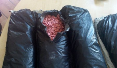 Turistin Valizine Gizlenmiş 30 Bin Uyuşturucu Hap Ele Geçirildi