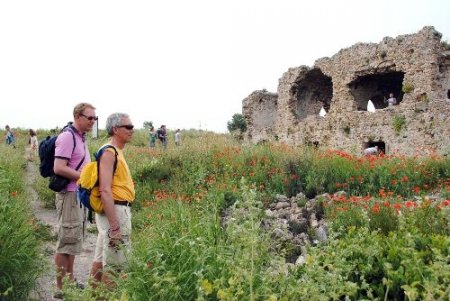 Turistler Toroslar'a düzenlenen botanik turlara büyük ilgi gösteriyor