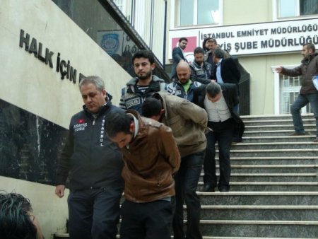 Turistleri dolandırdıkları iddia edilen 39 kişi gözaltına alındı