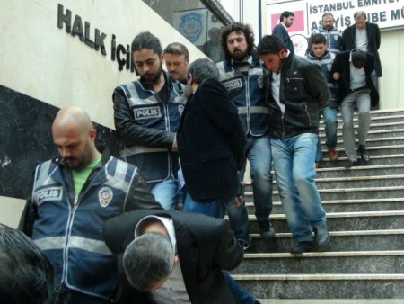 Turistleri dolandırdıkları iddia edilen 39 kişi gözaltına alındı