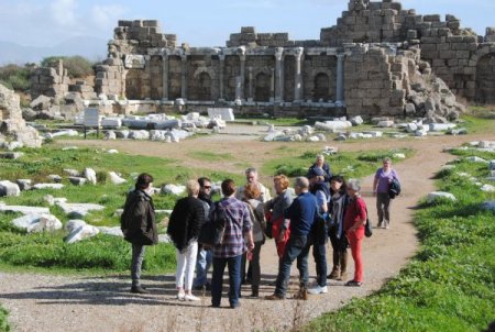 Turizm bölgelerindeki görüntü kirliliği sektöre zarar veriyor