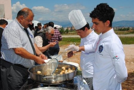 Turizm Haftası tencere üzerinde aşçılık yemini ile başladı