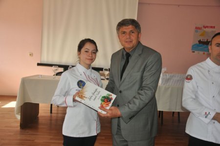 Turizm otelcilik öğrencileri, otel aşçılarından Türk mutfağını öğrendi