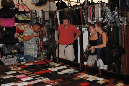 Turizm Sezonunun Bir Ay Uzaması Esnafın Yüzünü Güldürdü