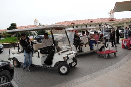 Turizmde kalıcılığı gülen yüzleriyle bellboylar sağlıyor