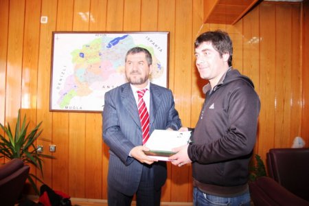 Türk aile yapısından etkilendi Müslüman oldu