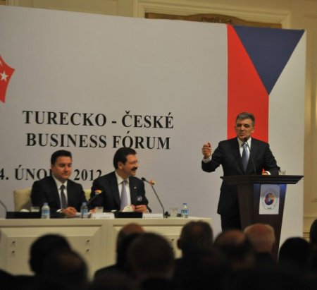 Türk-çek İş Adamlarından Cumhurbaşkanları Teşvikiyle Ticaret Anlaşmaları