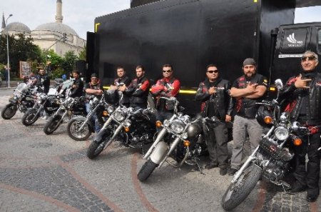 Türk Chopper güvenli motosiklet kullanımını anlatıyor