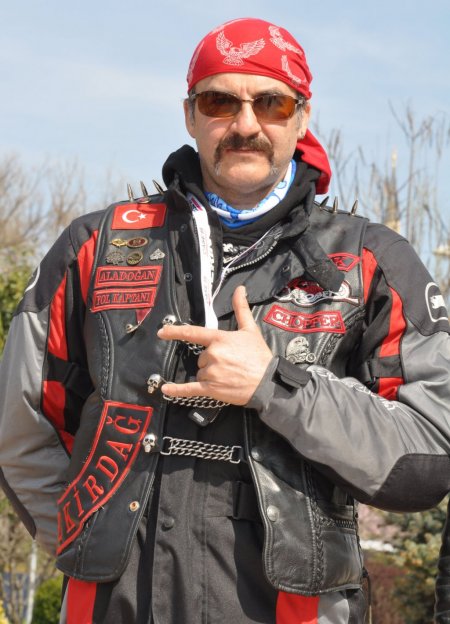 Türk Chopper üyeleri, güvenli motosiklet kullanıma örnek oluyor