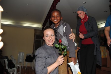 Türk doktorlar, Nijer'in güllerini bağrına bastı