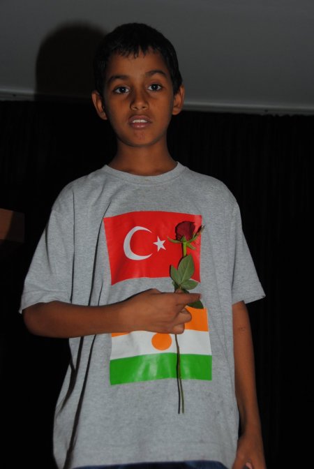 Türk doktorlar, Nijer'in güllerini bağrına bastı