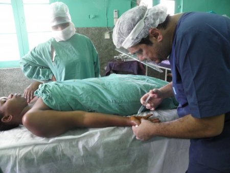 Türk doktorlar Tanzanya'ya beşinci sağlık seferine çıktı