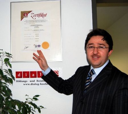 Türk Eğitim Merkezleri, Hauptschule Öğrencilerini Üniversiteli Yapıyor