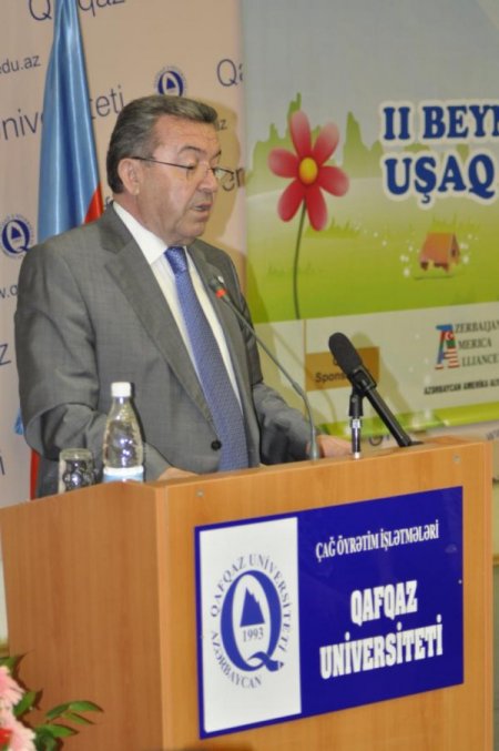 Türk Halkları Çocuk Edebiyatı Sempozyumu Kafkas Üniversitesi'nde başladı