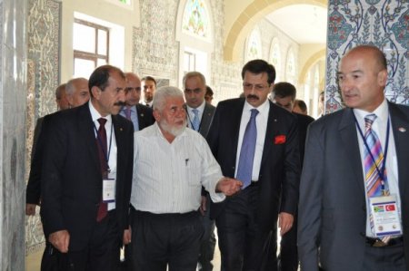 Türk Heyeti, Johannesburg’daki Nizamiye Camisi’ni Ziyaret Etti