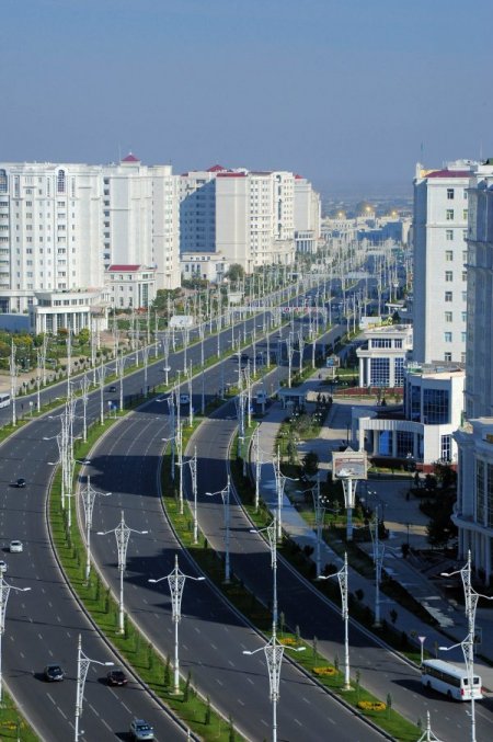 Türk inşaat sektörü Türkmenistan'da hızla büyüyor