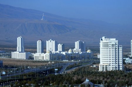 Türk inşaat sektörü Türkmenistan'da hızla büyüyor