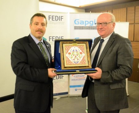 'Türk iş adamlarının Fransa'da rahat ticaret yapmalarını sağlayacağız'