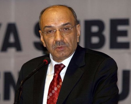 Türk-iş Başkanı Kumlu: Anayasa Değişikliği Yapılsa Bile Türkiye'nin İhtiyacını Karşılamayacak