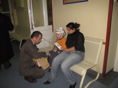 Türk işadamları hasta çocuklara hediye dağıttı, başhekim şaşkınlık geçirdi