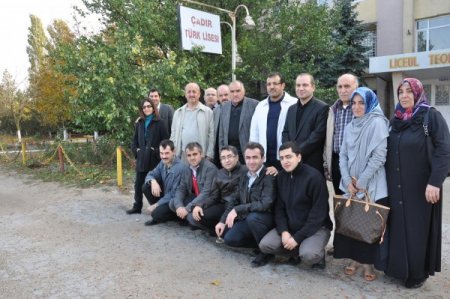 Türk işadamları kurban eti dağıttı