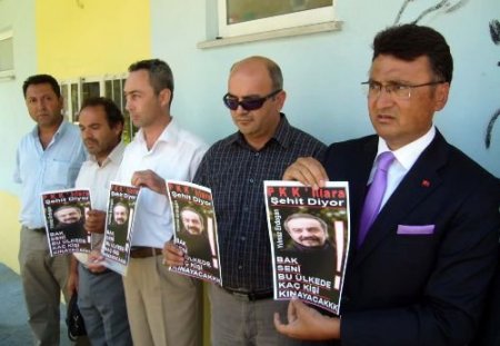 Türk Kamu Sen, Yılmaz Erdoğan'ı Protesto İçin Resimlerini Tuvalete Astı