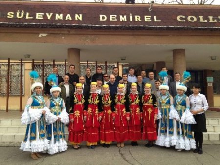 Türk-Kazak dostluğu karşılıklı ziyaretlerle pekişiyor