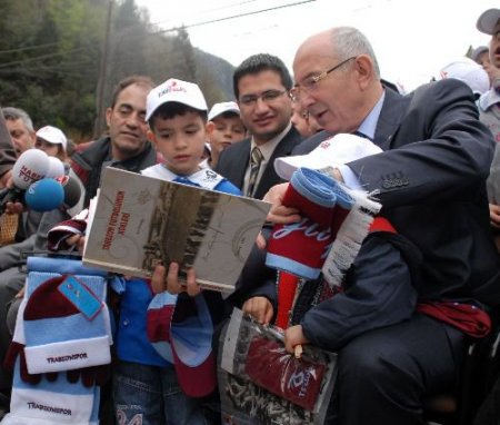 Türk Kızılayı, Bal Filminin Başrol Oyuncusu Bora'ya Eğitimi Boyunca Bursuverecek