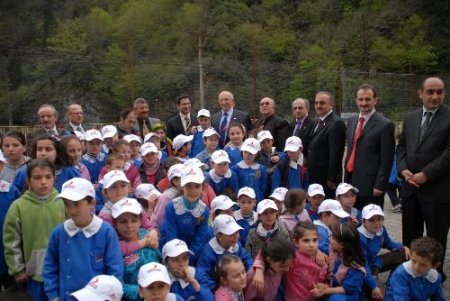 Türk Kızılayı, Bal Filminin Başrol Oyuncusu Bora'ya Eğitimi Boyunca Bursuverecek