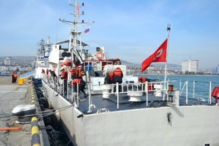 Türk komutanlar Rusya’da tuz ve ekmekle karşılandı