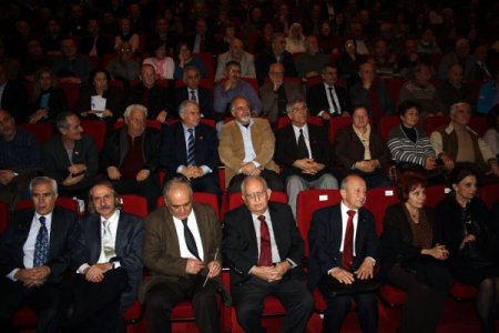 Türk: Kur’an meclis kürsüsüne konulup yemin edilirse, şaşmamak gerekir